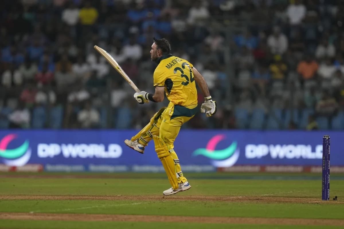 অবিশ্বাস্য জয়ে সেমিতে অস্ট্রেলিয়া, হৃদয় ভাঙলো আফগানিস্তানের