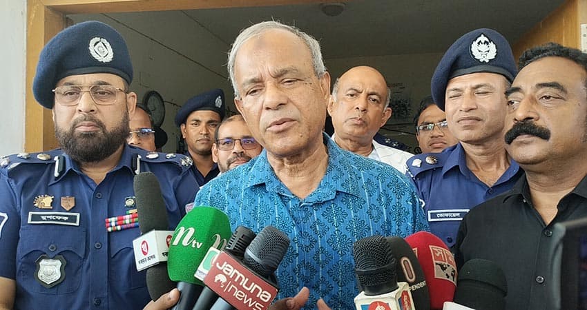 বাংলাদেশি থাকলে বৈধ চ্যানেলে পাঠান: ভারতকে স্বরাষ্ট্র উপদেষ্টা