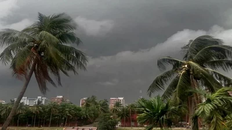 সারাদেশে দমকা হাওয়া ও বজ্রসহ বৃষ্টির আভাস, সমুদ্রবন্দরে ৩ নম্বর সংকেত