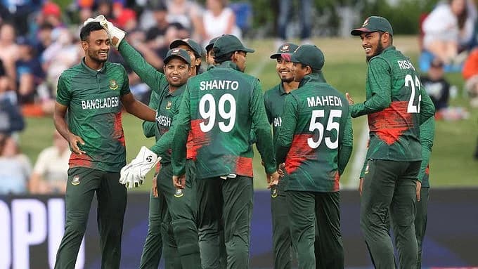 অবিচার দিয়ে শুরু, মুস্তাফিজ-মাহাদী-সাকিবের জবাবেই উড়লো হংকং!