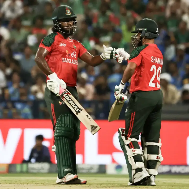 “অফসাইডে আউট!” — জাকের আলীর ব্যাটিং যেন পাড়ার ক্রিকেট, মাঠে হাসির খোরাক, সোশ্যাল মিডিয়ায় সমালোচনার ঝড়!