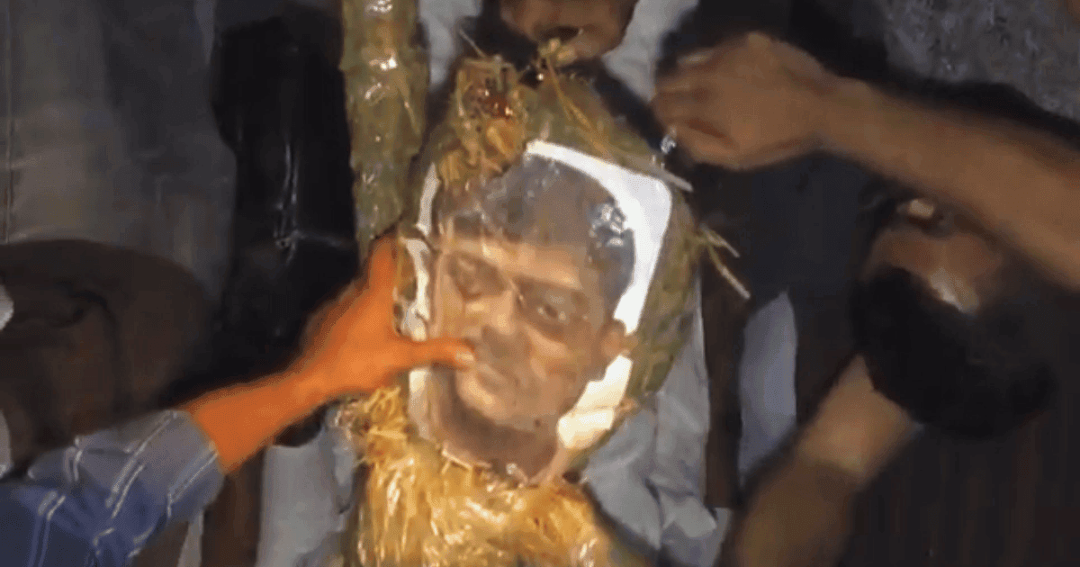 নোয়াখালীতে এনসিপি নেতা নাসীরুদ্দীন পাটওয়ারীর কুশপুত্তলিকা দাহ