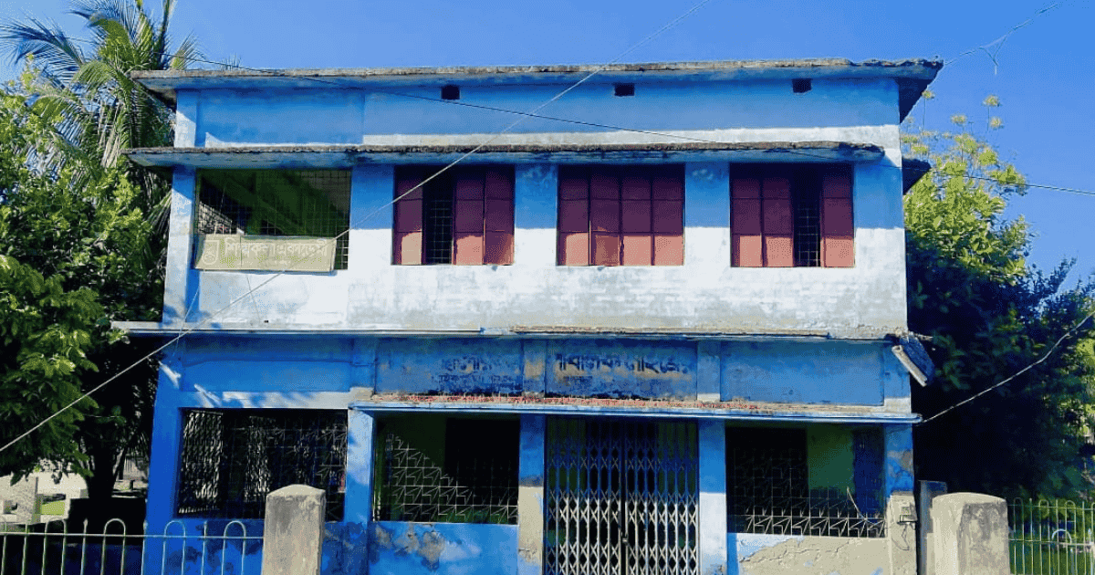 পাঠক ও দর্শক শুন্য,জরাজীর্ণ  পাইকগাছার পাবলিক লাইব্রেরী ও জাদুঘর 