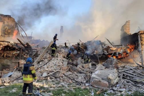 স্কুলে রুশ বোমা হামলা, ৬০ জনের মৃত্যুর শঙ্কা